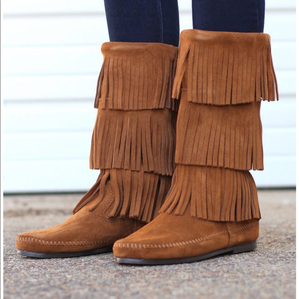 MINNETONKA 3-Layer Fringe Boot - Picture 2 of 2
